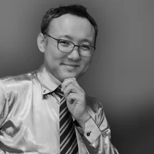 サービス監修者の中川功一氏
